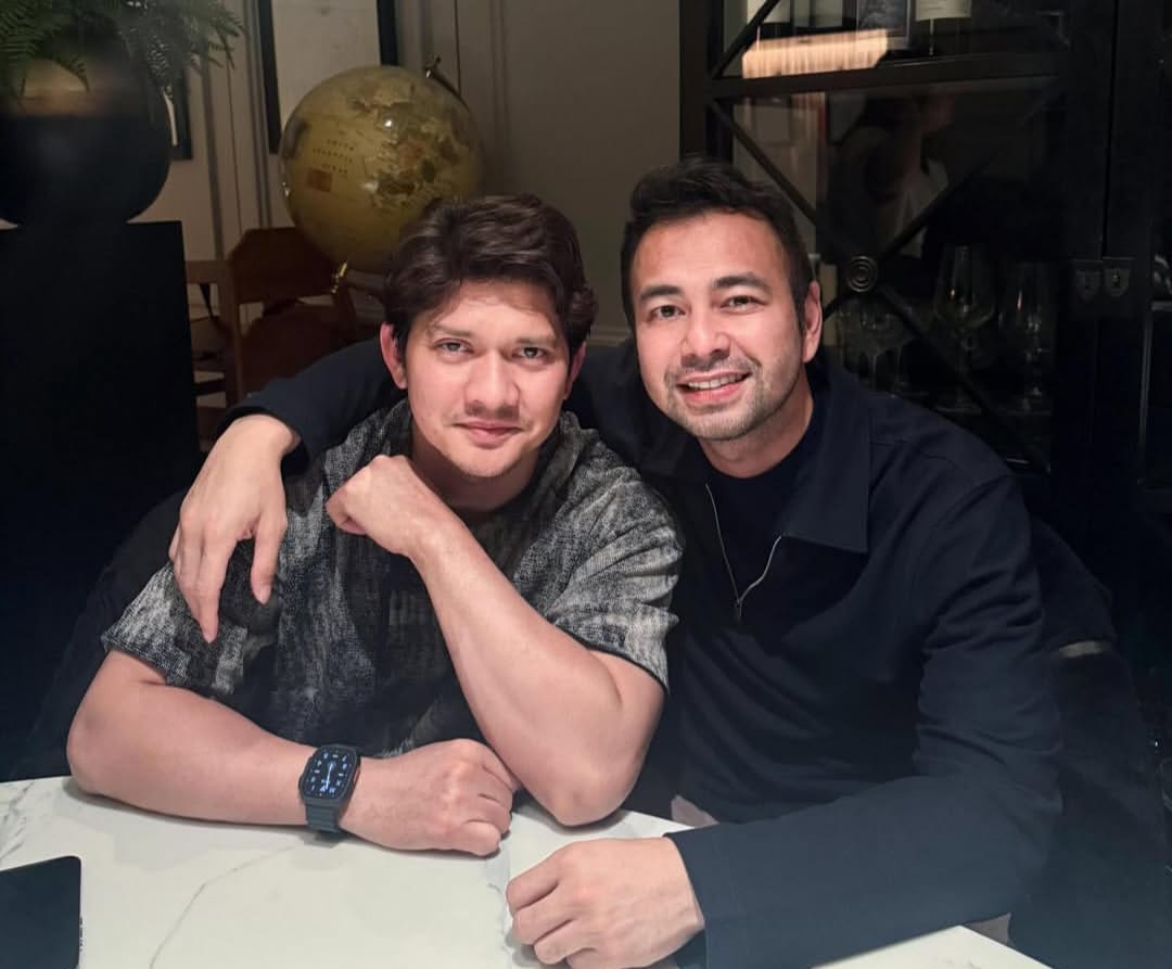 Raffi Ahmad dan Iko Uwais Salurkan Pendapatan Film Timur untuk Penyintas Bencana di Aceh, Sumut dan Sumbar